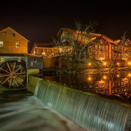 Peaceful In The Pines By Distinctive Getaways Villa Pigeon Forge Buitenkant foto